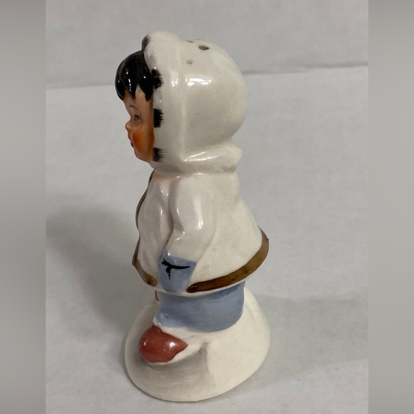 Vintage Salt and Pepper Shakers Eskimo Inuit Children Made In Japan - Picture 12 of 16
